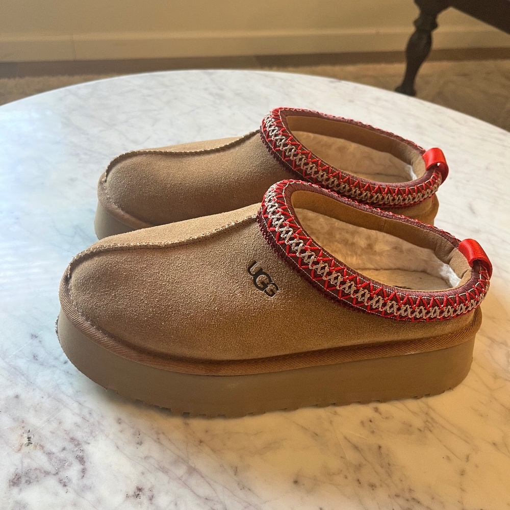 Uggs platform slippers